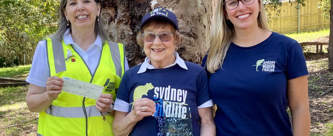 Bev Young with Sydney Wildlife Rescue award